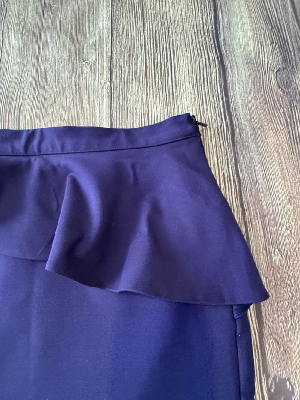 Armani Exchange Purple Peplum Straight Skirt Size 0 EUC